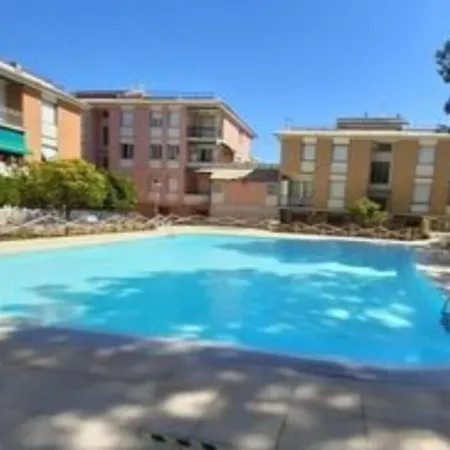 Loano Appartamento Con Piscina Vicino Al Centro Lejlighed